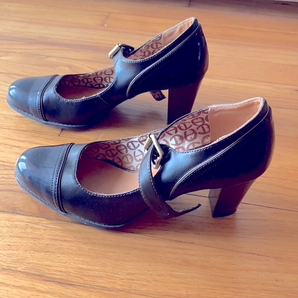 Questa Mary Jane Pumps | Chocolate - Picture 7 of 10